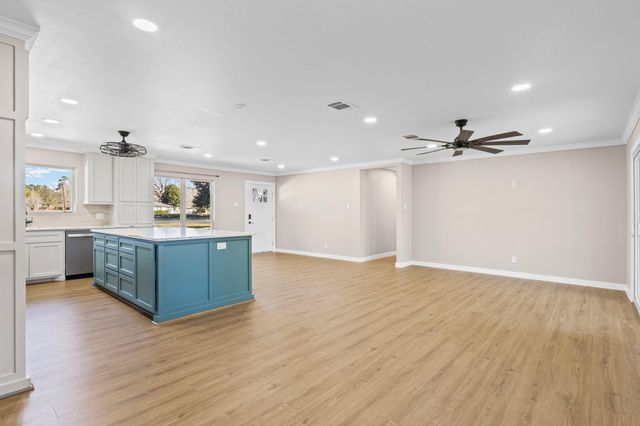 44271 Hwy 105, Batson, TX 77519