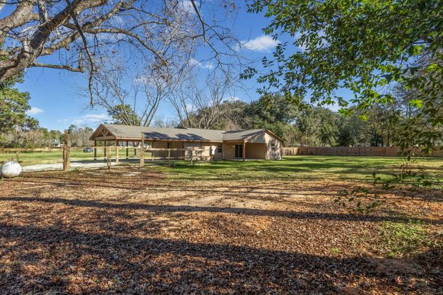 44271 Hwy 105, Batson, TX 77519