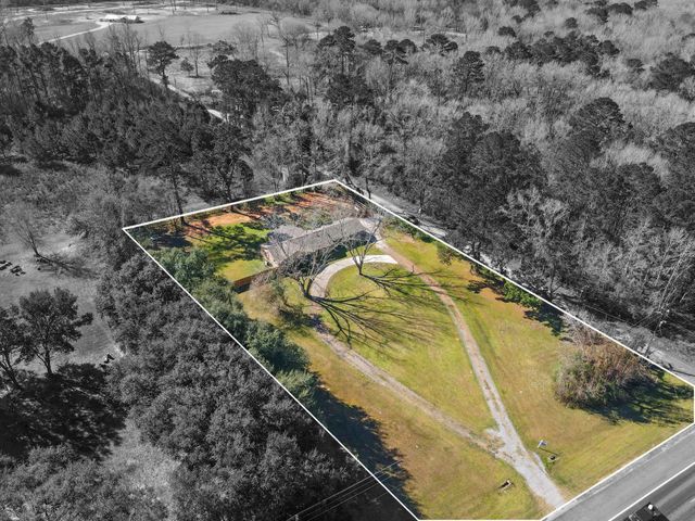 44271 Hwy 105, Batson, TX 77519