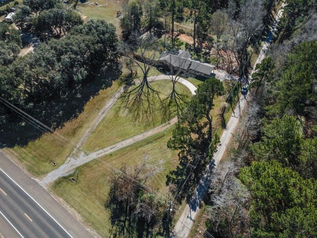 44271 Hwy 105, Batson, TX 77519