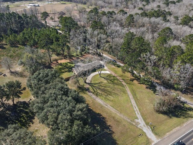 44271 Hwy 105, Batson, TX 77519