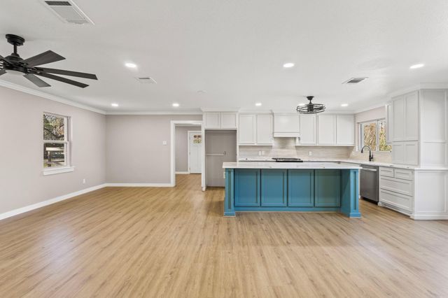44271 Hwy 105, Batson, TX 77519