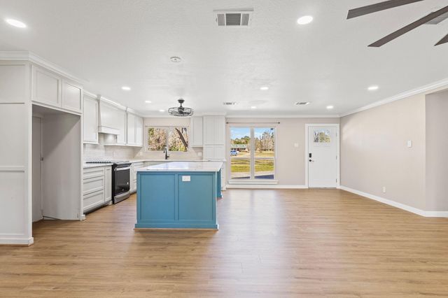 44271 Hwy 105, Batson, TX 77519