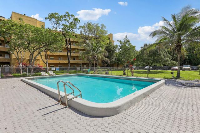 4121 Stirling Road 207, Dania Beach, FL 33314