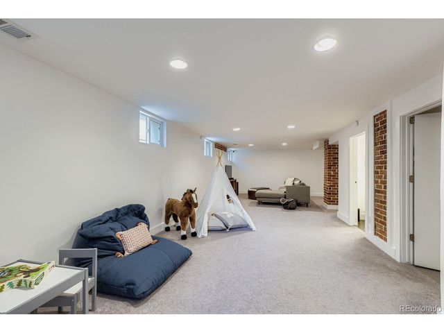 2218 Cherry St, Denver, CO 80207