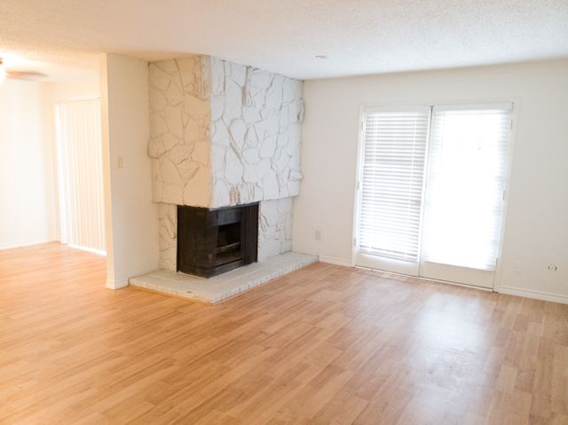 8560 Park Lane 130, Dallas, TX 75231