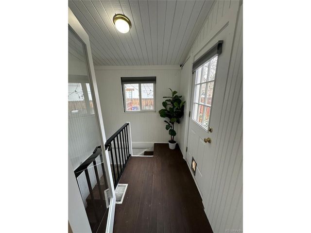 135 E Exposition Ave, Denver, CO 80209