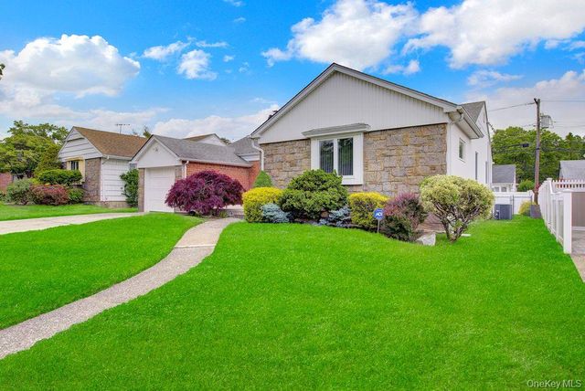 1662 Sherbourne Road, Valley Stream, NY 11580
