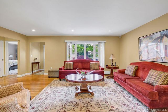 1662 Sherbourne Road, Valley Stream, NY 11580