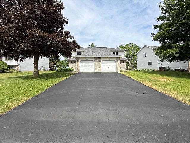 512 Old Indian Trail, Deforest, WI 53532