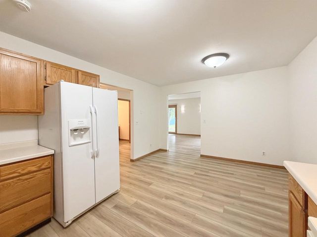 512 Old Indian Trail, Deforest, WI 53532