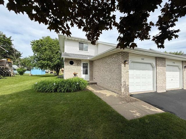 512 Old Indian Trail, Deforest, WI 53532