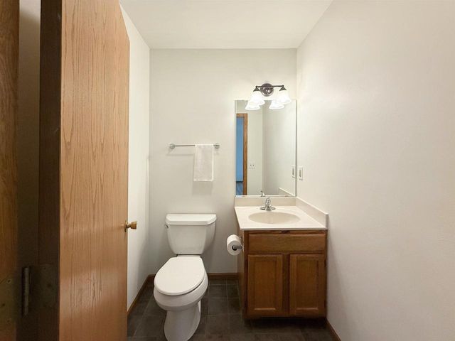 512 Old Indian Trail, Deforest, WI 53532