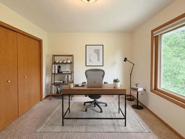 512 Old Indian Trail, Deforest, WI 53532