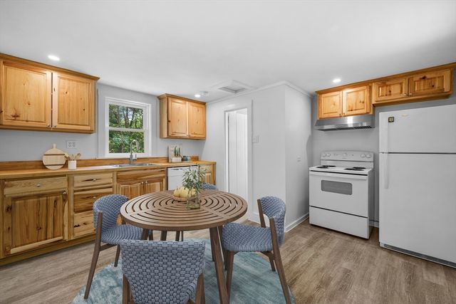 95 Shore Road 8, Truro, MA 02652