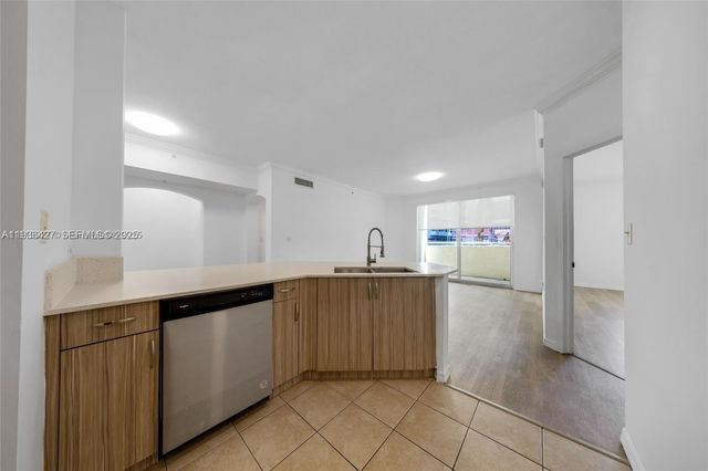 9172 Collins Ave 212, Surfside, FL 33154