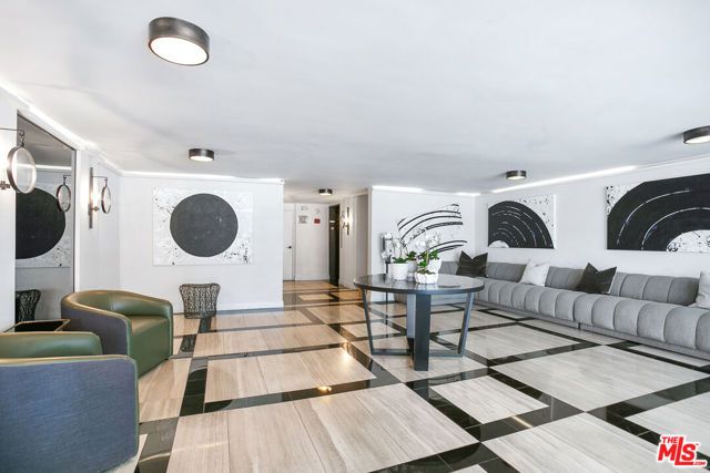 12320 MONTANA Avenue 108, Los Angeles, CA 90049