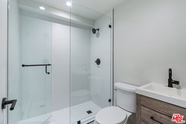 12320 MONTANA Avenue 108, Los Angeles, CA 90049
