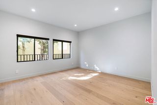 12320 MONTANA Avenue 108, Los Angeles, CA 90049