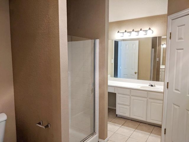 803 W Lonesome Dove Trail, Arlington, TX 76001