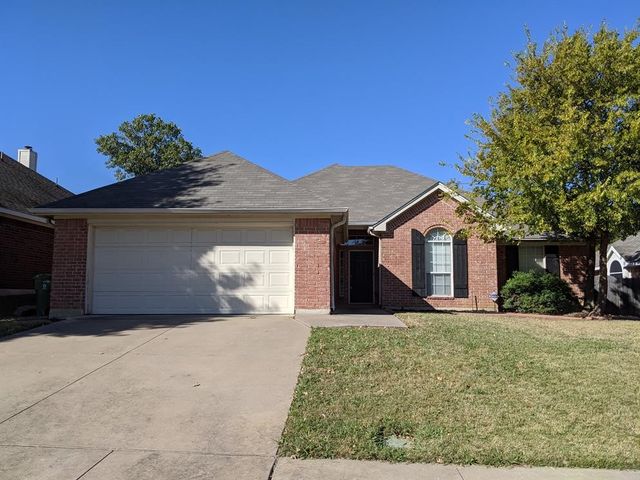 803 W Lonesome Dove Trail, Arlington, TX 76001