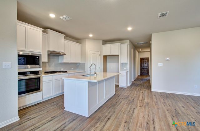 2133 Shepard Street, Seguin, TX 78155