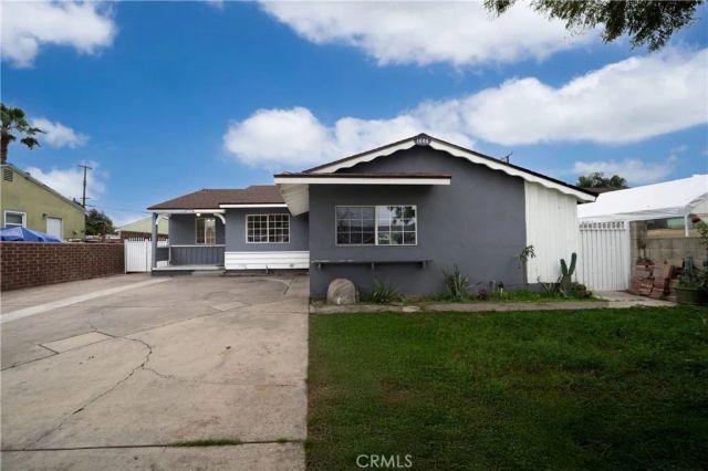 1644 W Wisteria, Santa Ana, CA 92703