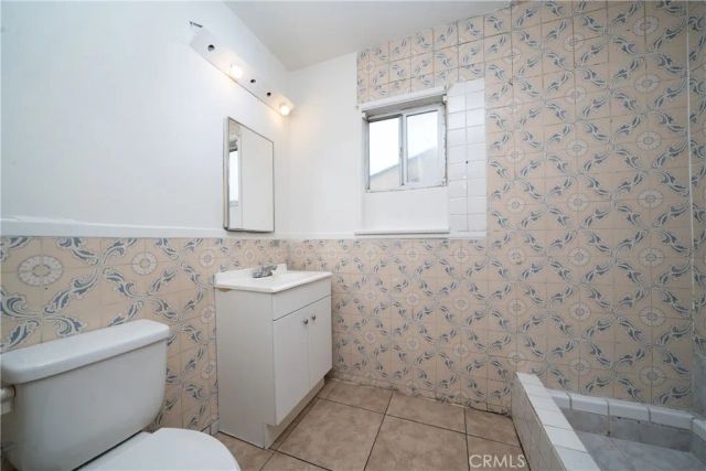 1644 W Wisteria, Santa Ana, CA 92703