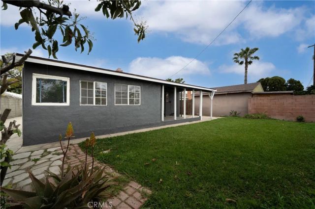 1644 W Wisteria, Santa Ana, CA 92703