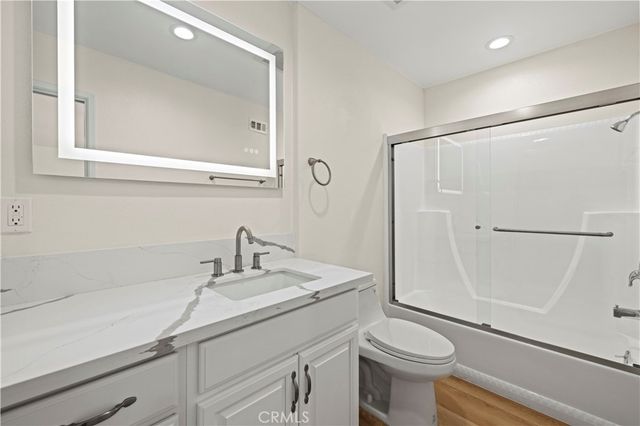 9833 Karmont, South Gate, CA 90280