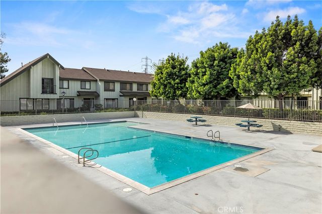 9833 Karmont, South Gate, CA 90280