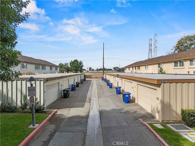 9833 Karmont, South Gate, CA 90280