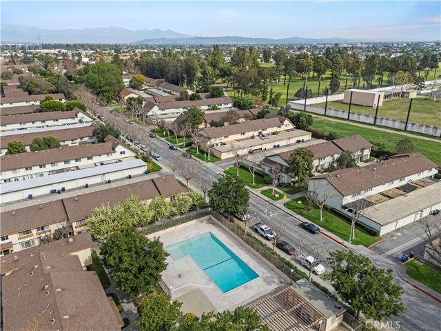 9833 Karmont, South Gate, CA 90280