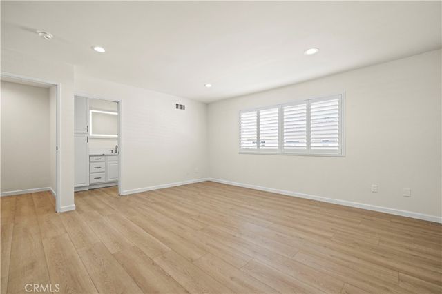 9833 Karmont, South Gate, CA 90280