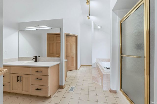 5526 Tunbridge Crossing, Fort Wayne, IN 46815