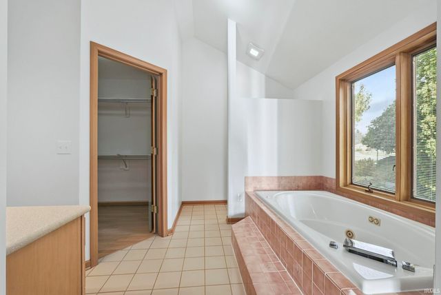 5526 Tunbridge Crossing, Fort Wayne, IN 46815