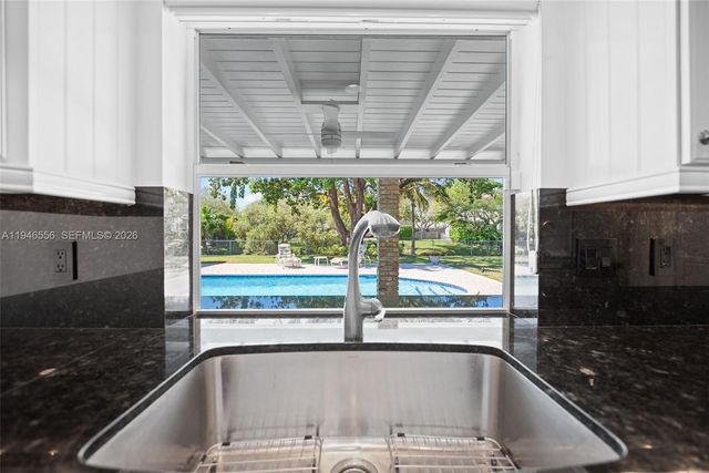 13060 SW 70th Ave, Pinecrest, FL 33156