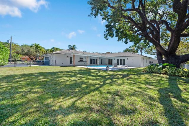 13060 SW 70th Ave, Pinecrest, FL 33156