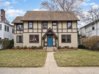 802 Clinton Place, Evanston, IL 60201