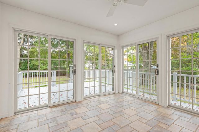 14 Stratford Rd, Natick, MA 01760