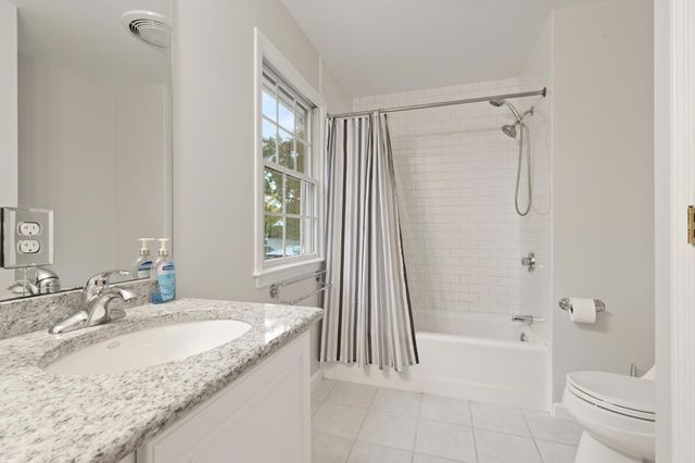 14 Stratford Rd, Natick, MA 01760