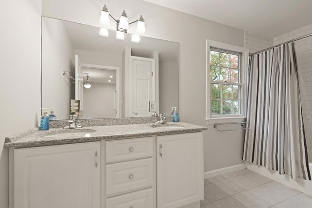 14 Stratford Rd, Natick, MA 01760