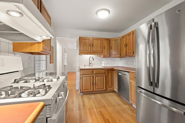 14 Stratford Rd, Natick, MA 01760