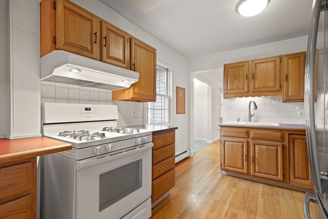 14 Stratford Rd, Natick, MA 01760