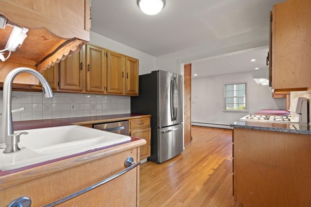 14 Stratford Rd, Natick, MA 01760