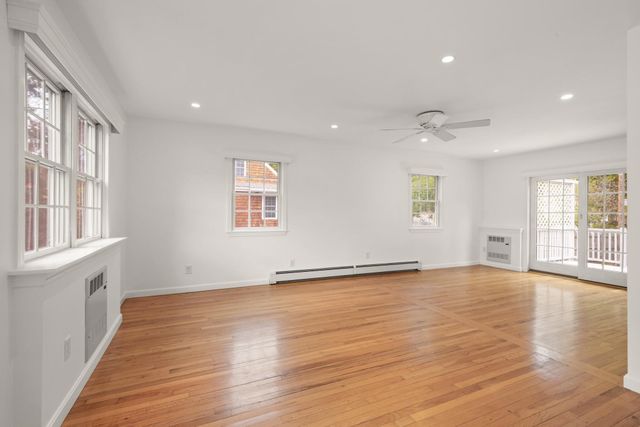 14 Stratford Rd, Natick, MA 01760