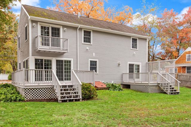 14 Stratford Rd, Natick, MA 01760