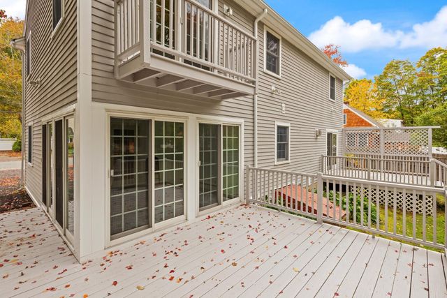 14 Stratford Rd, Natick, MA 01760