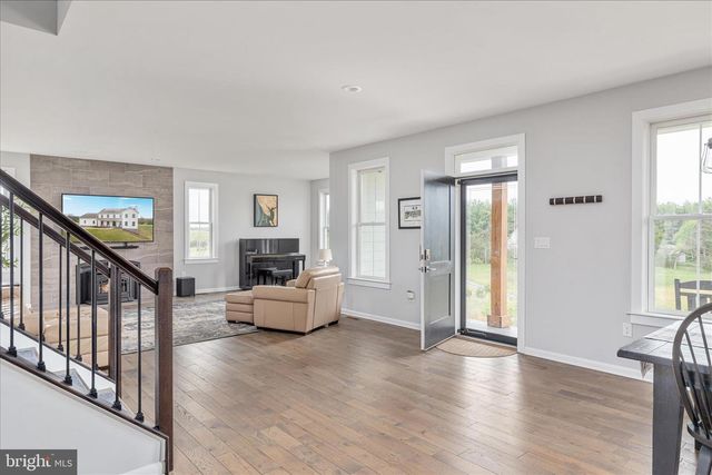 230 CONIFER LN, Winchester, VA 22602