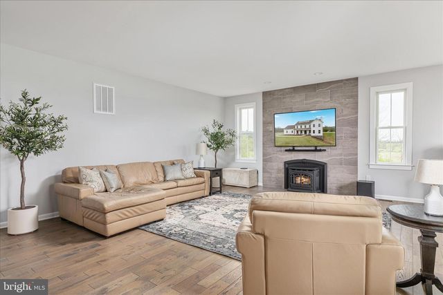 230 CONIFER LN, Winchester, VA 22602